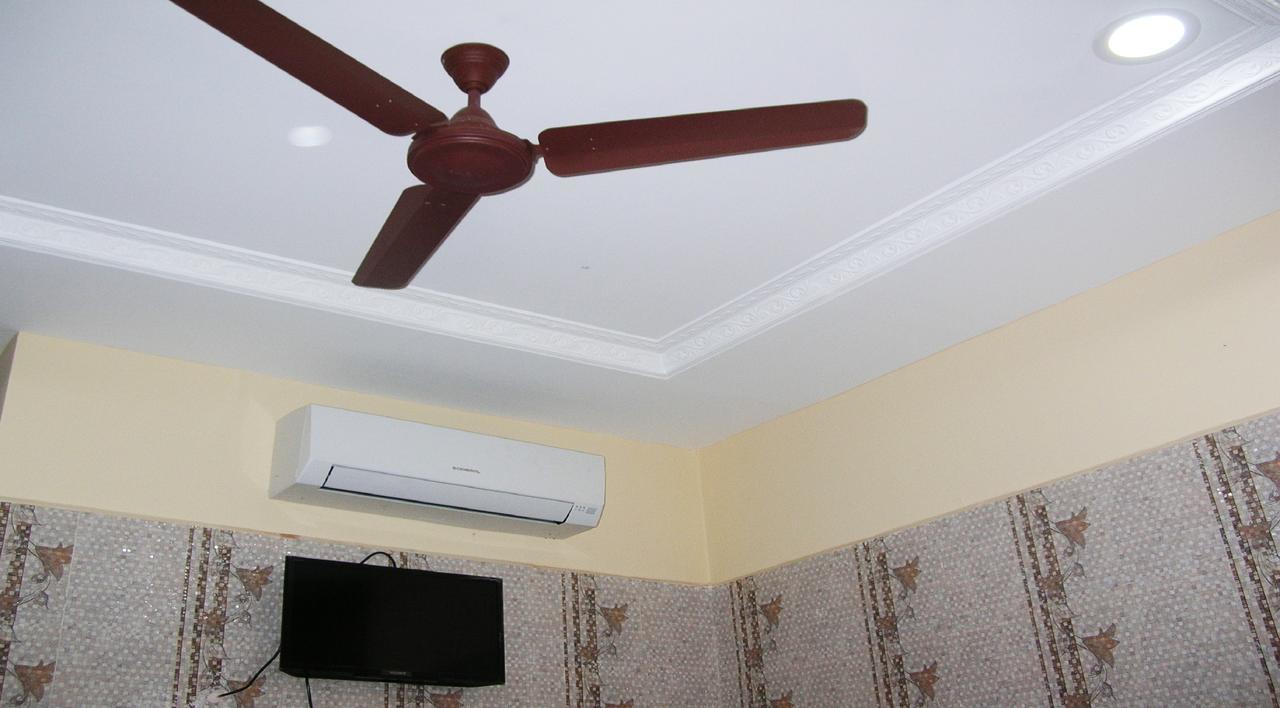 Hotel Sbs Residency Tirupati Renigunta Zimmer foto