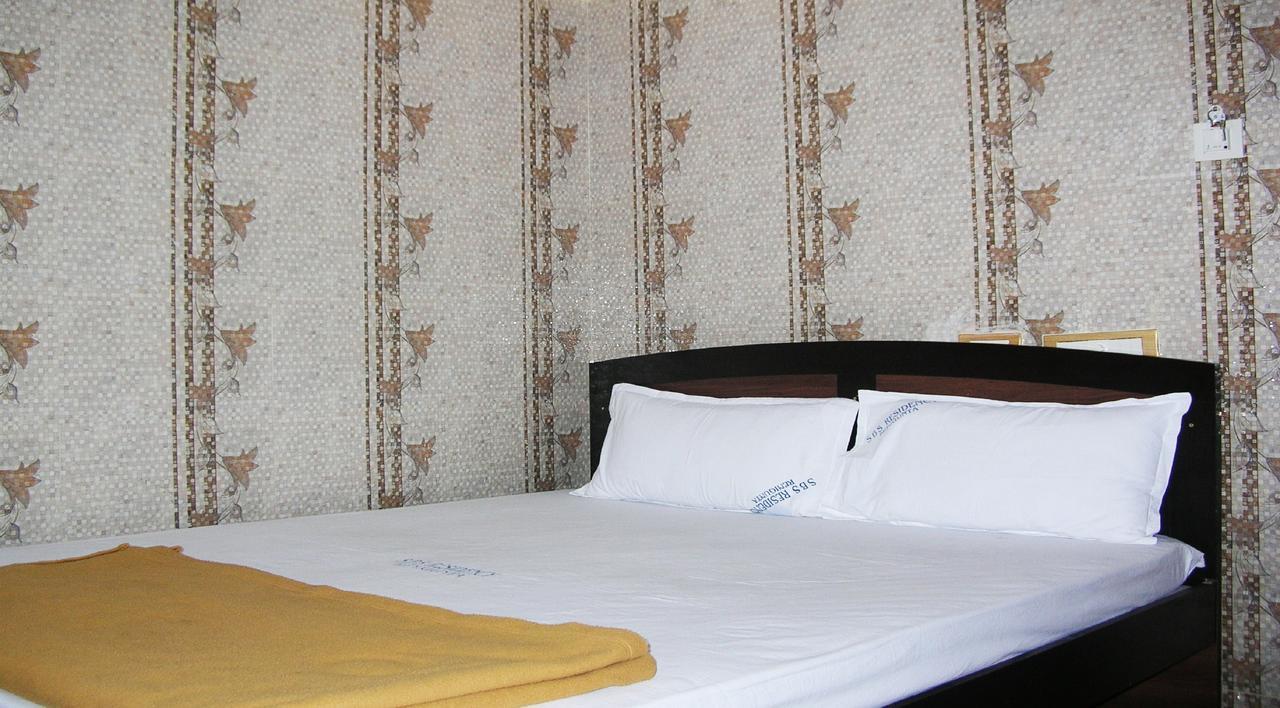 Hotel Sbs Residency Tirupati Renigunta Zimmer foto