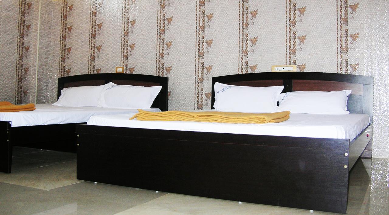 Hotel Sbs Residency Tirupati Renigunta Zimmer foto
